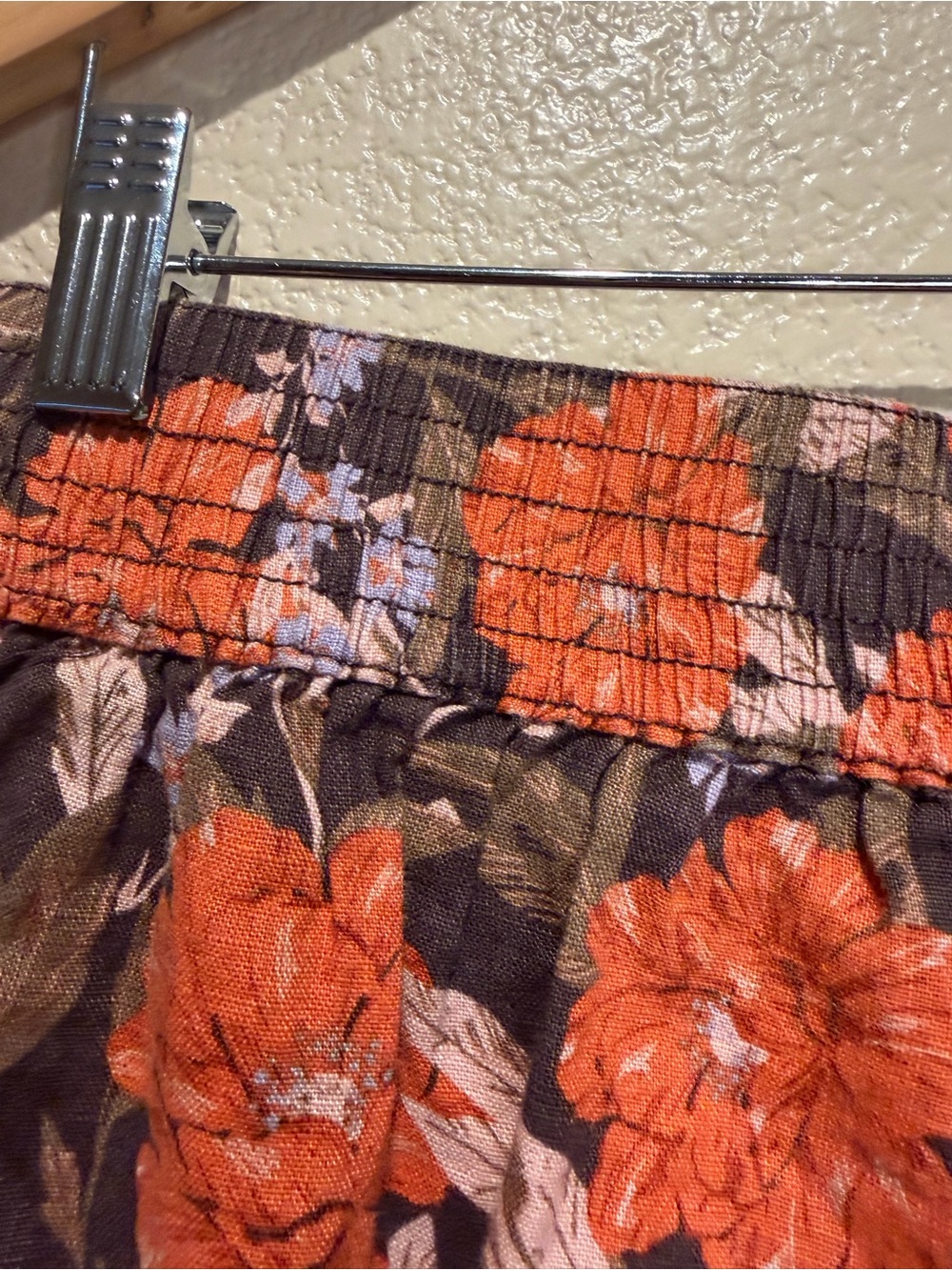Haute Hippie Brown Floral Linen Pants with Orange Accents - Picture 4 of 6